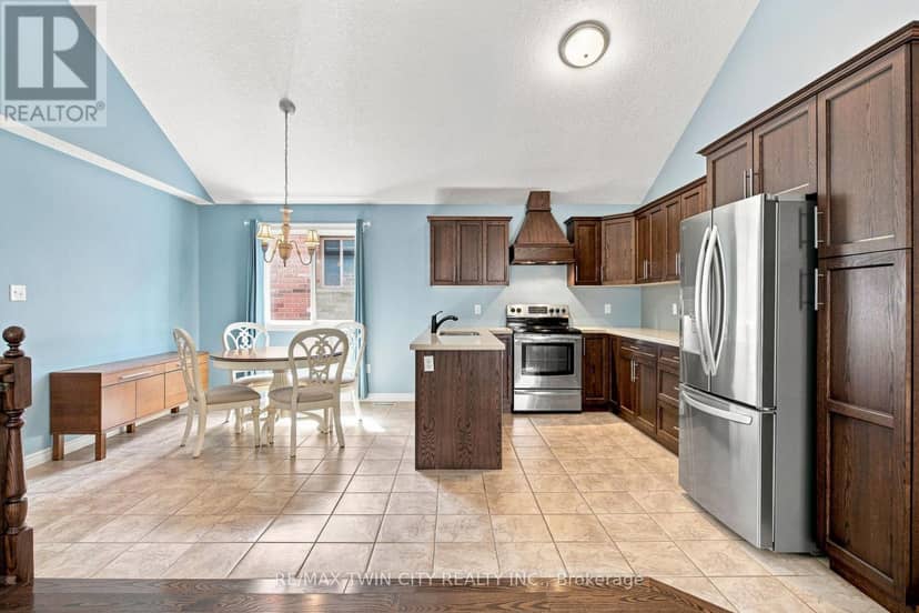 11 Lockwood Street — photo 7 of 36