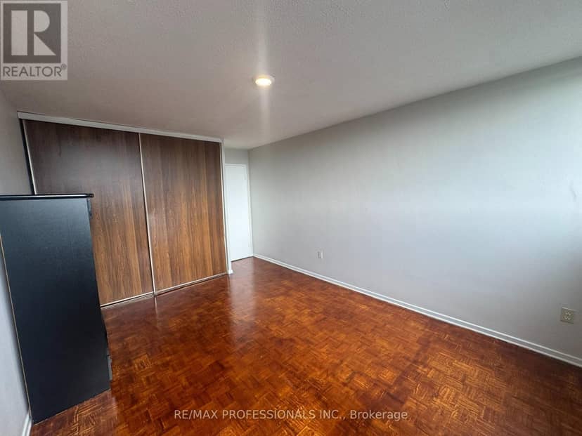 602 - 11 Wincott Drive — photo 14 of 20