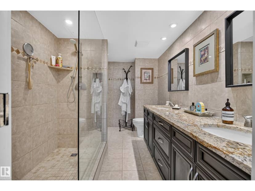 #303 9929 Saskatchewan Dr NW — photo 31 of 40