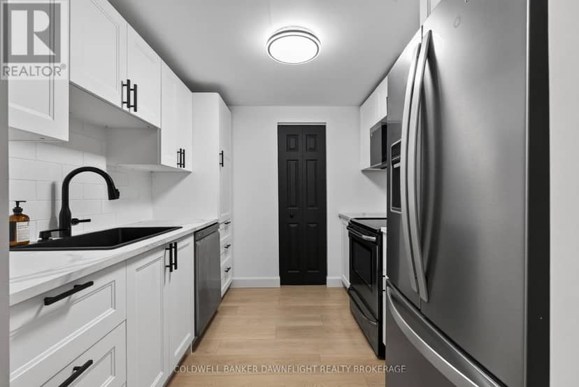505 - 155 Kent Street — photo 9 of 26