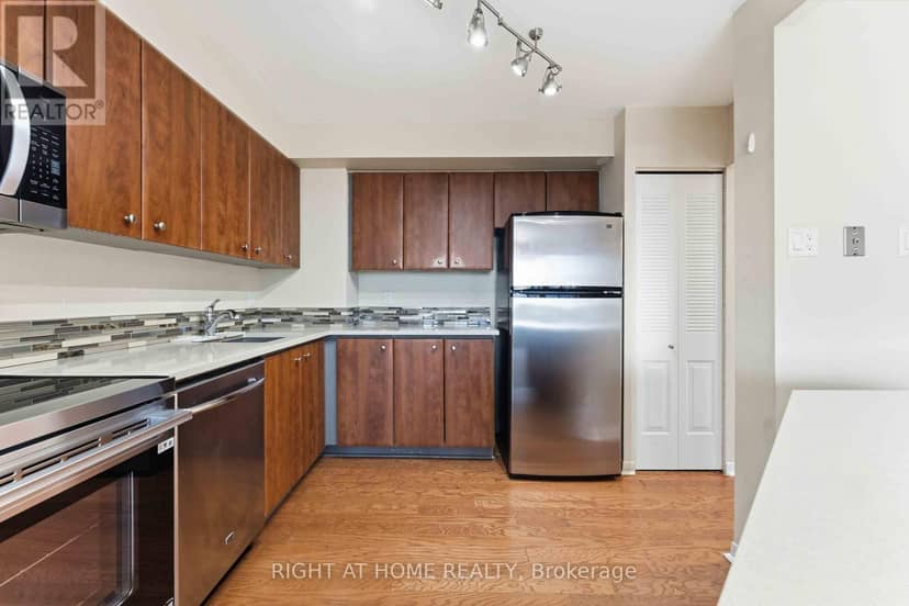 911 - 2759 Carousel Crescent — photo 16 of 40