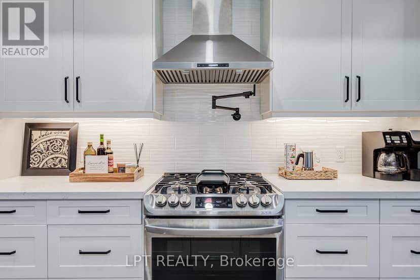 363 Rosebank Road — photo 11 of 40