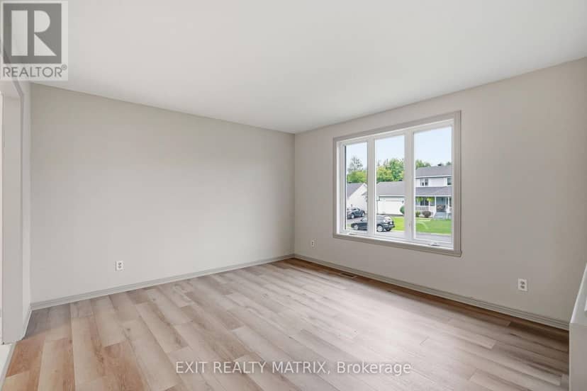 109 Oswald Street, Champlain, photo 5