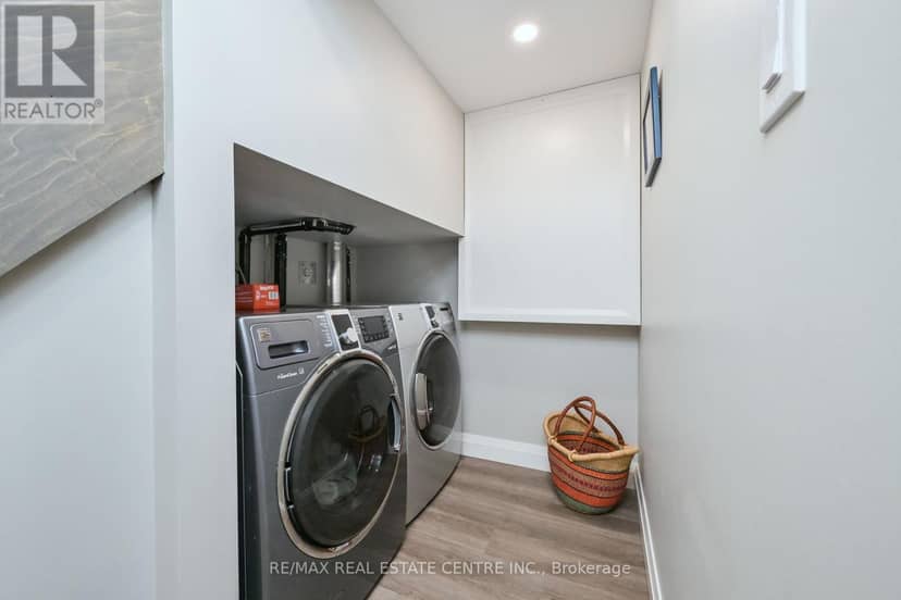 110 John Street — photo 25 of 31