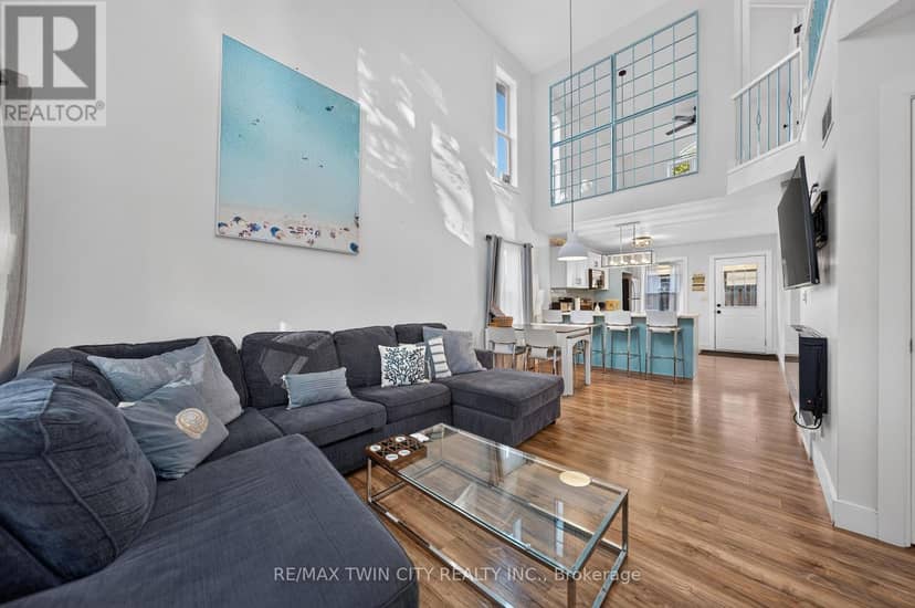 10 Queens Avenue — photo 11 of 40