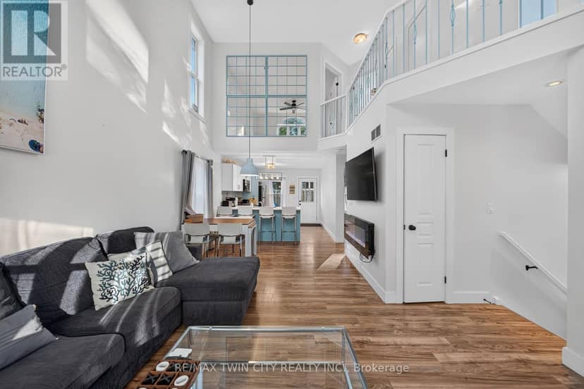 10 Queens Avenue — photo 12 of 40