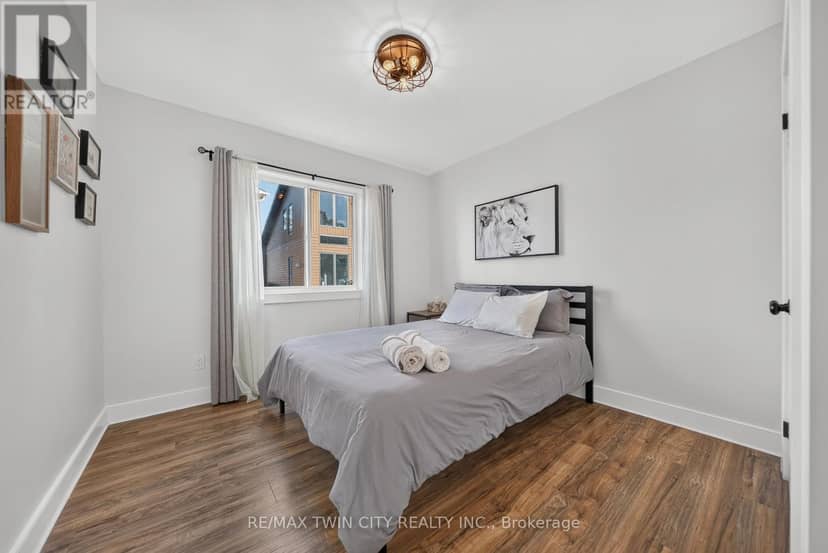 10 Queens Avenue — photo 25 of 40