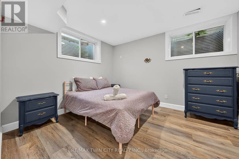 10 Queens Avenue — photo 29 of 40