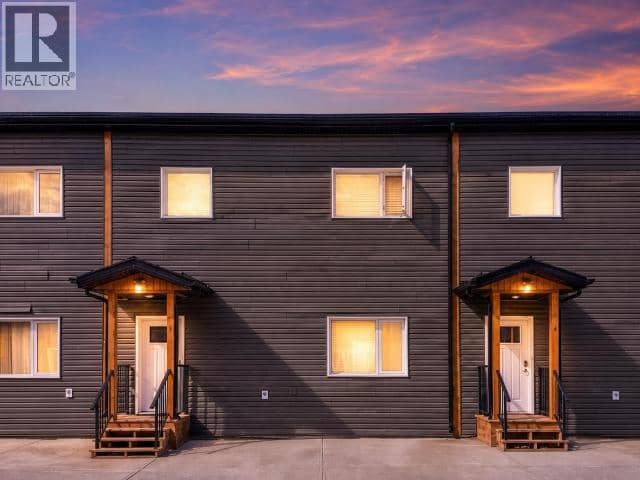 3-35 Gleaner Avenue — photo 1 of 15