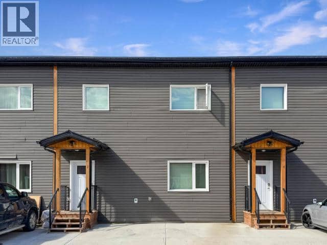 3-35 Gleaner Avenue — photo 2 of 15