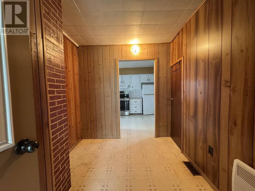 162 Martel RD — photo 3 of 40