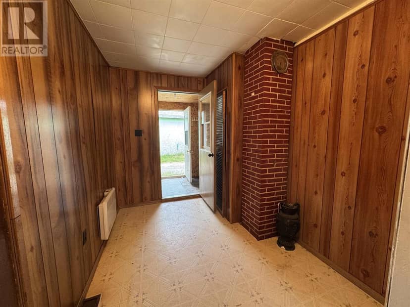 162 Martel RD — photo 4 of 40