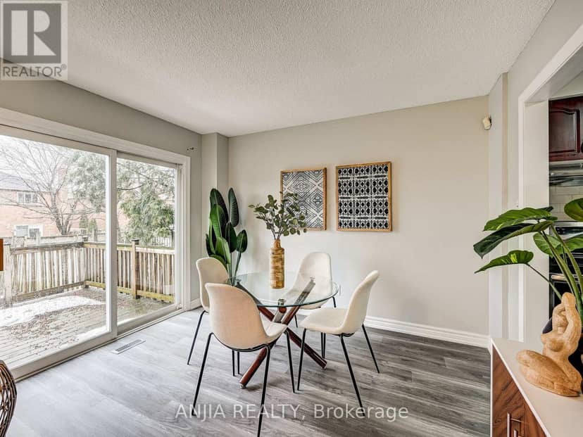 61 Sorrell Crescent — photo 6 of 22