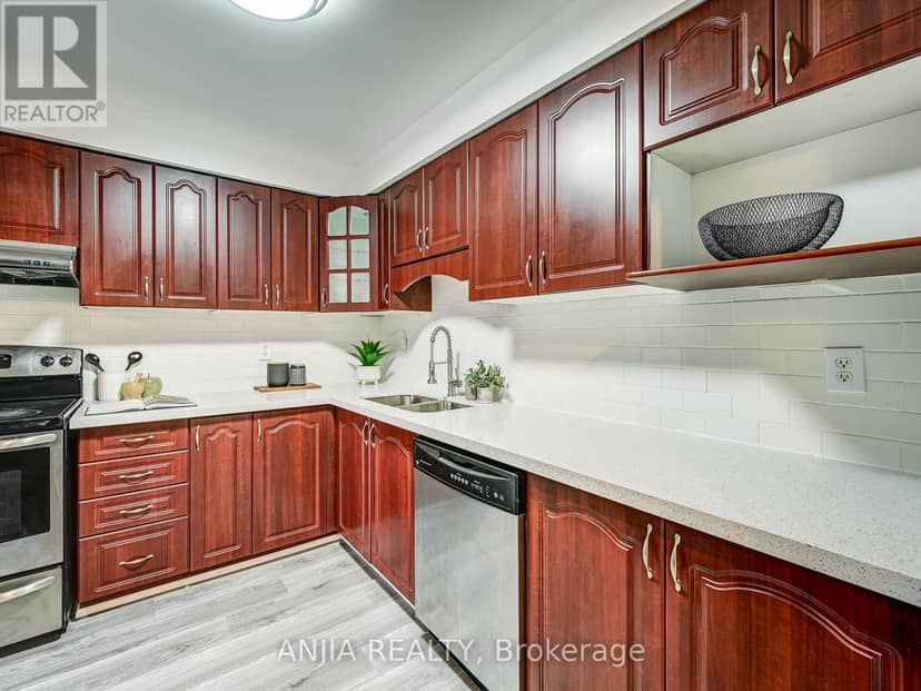 61 Sorrell Crescent — photo 8 of 22