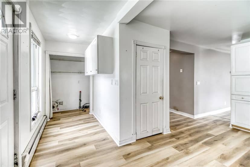 554 Regent Street — photo 12 of 40