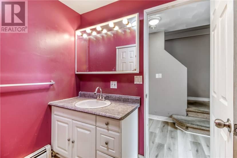 554 Regent Street — photo 19 of 40