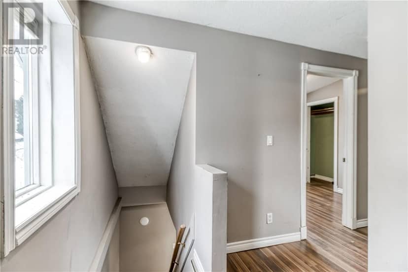 554 Regent Street — photo 20 of 40