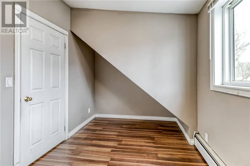 554 Regent Street — photo 23 of 40