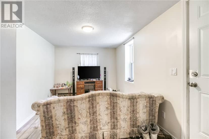554 Regent Street — photo 37 of 40