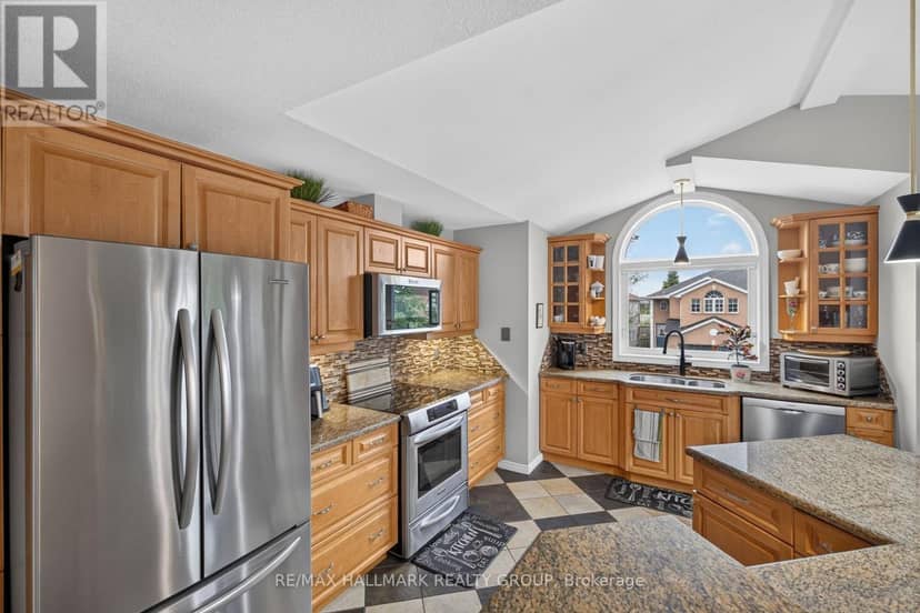139 Castle Glen Crescent — photo 14 of 40