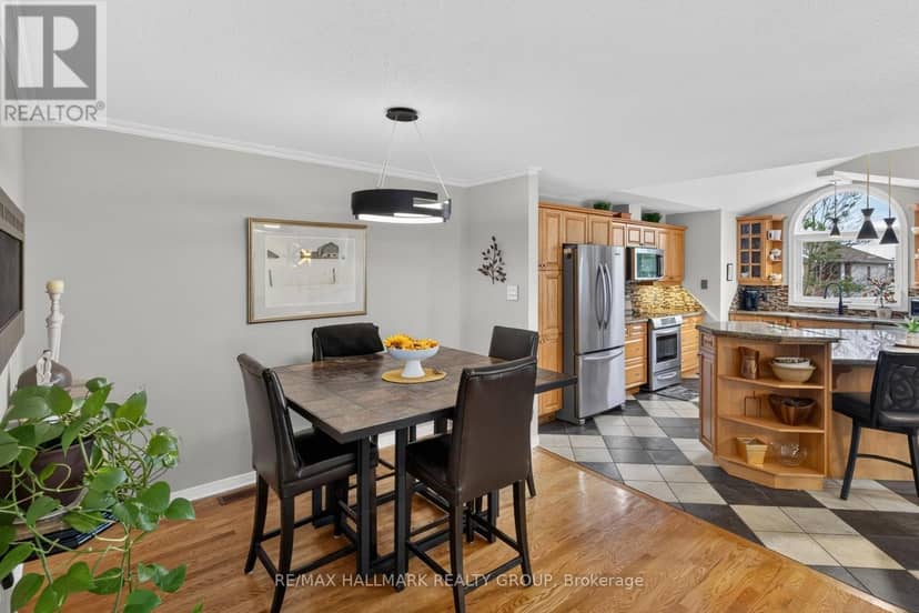 139 Castle Glen Crescent — photo 15 of 40