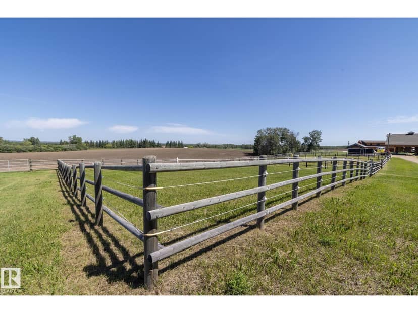 1407 Twp Road 522 — photo 15 of 28