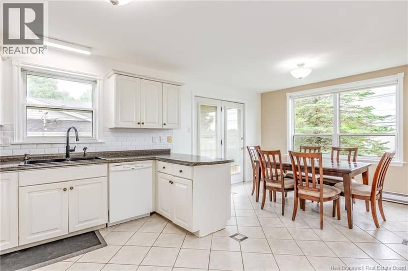 111 Scotiaview Drive — photo 13 of 40