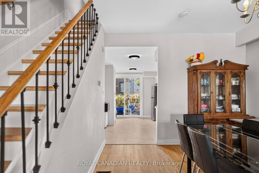 2538 St Clair Avenue W — photo 17 of 38