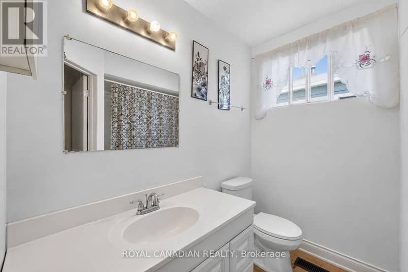 2538 St Clair Avenue W — photo 28 of 38