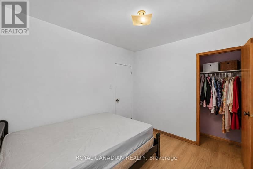 2538 St Clair Avenue W — photo 30 of 38