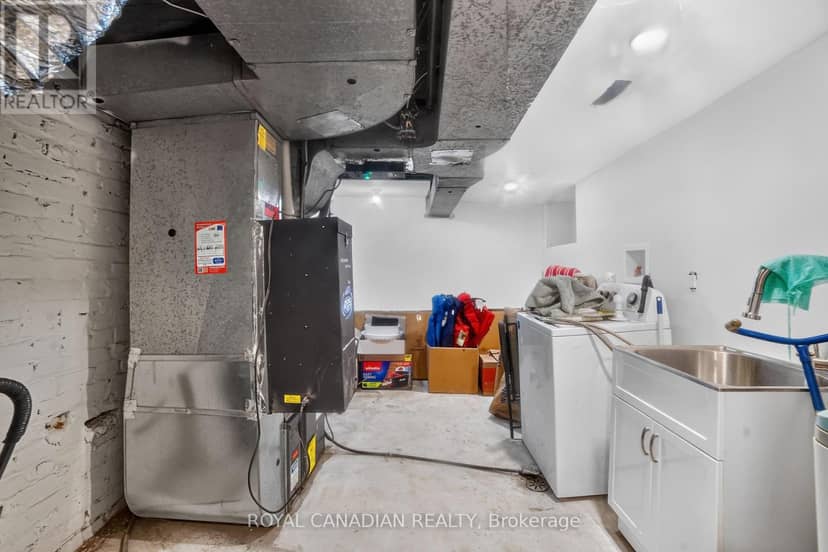 2538 St Clair Avenue W — photo 37 of 38