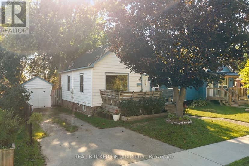 345 East Street — photo 2 of 23