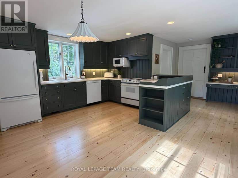 256 Wilson Street — photo 12 of 40