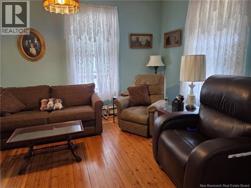 135 Dufferin — photo 14 of 36