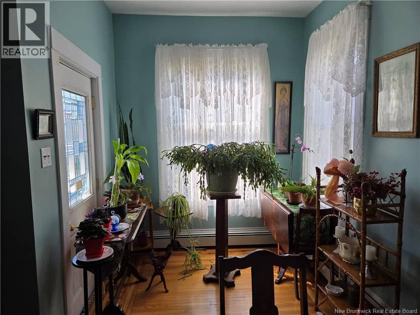 135 Dufferin — photo 7 of 36