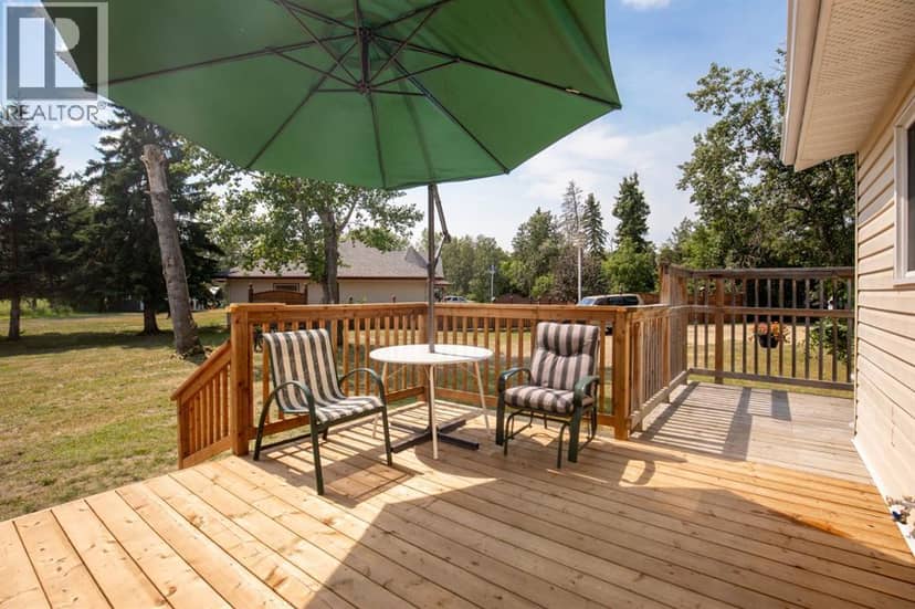 56 Lakeview Avenue, Gull Lake, photo 2
