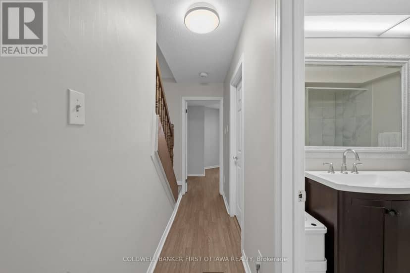 386 Briston Private — photo 23 of 31