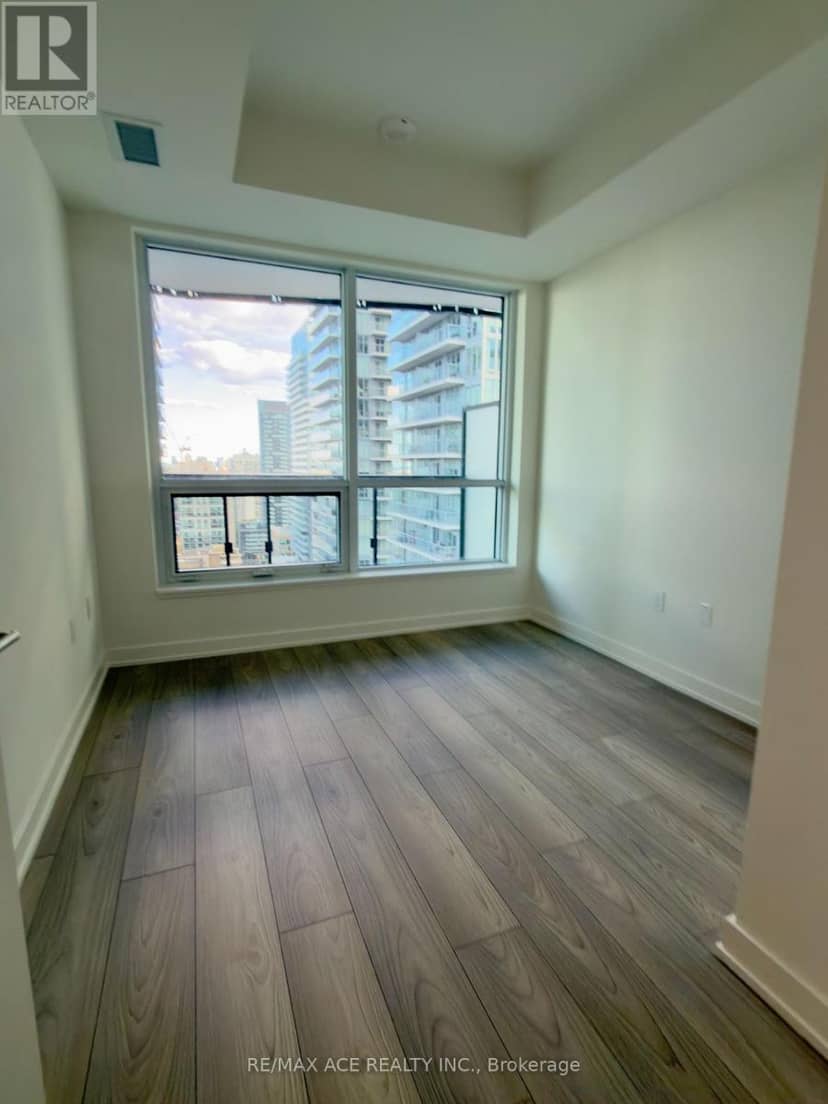 2213 - 110 Broadway Avenue — photo 5 of 16