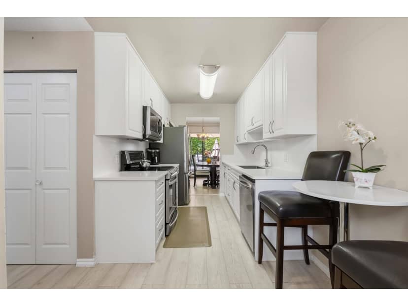 2 10094 154 STREET, Surrey, photo 4