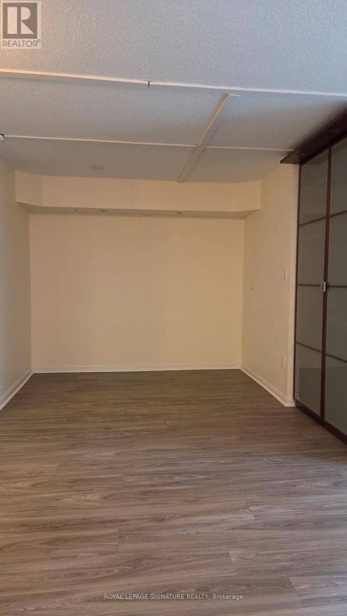 102 - 101 Subway Crescent — photo 7 of 24