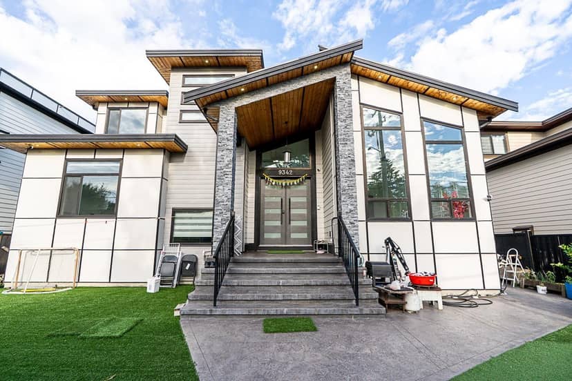 9342 156 STREET, Surrey