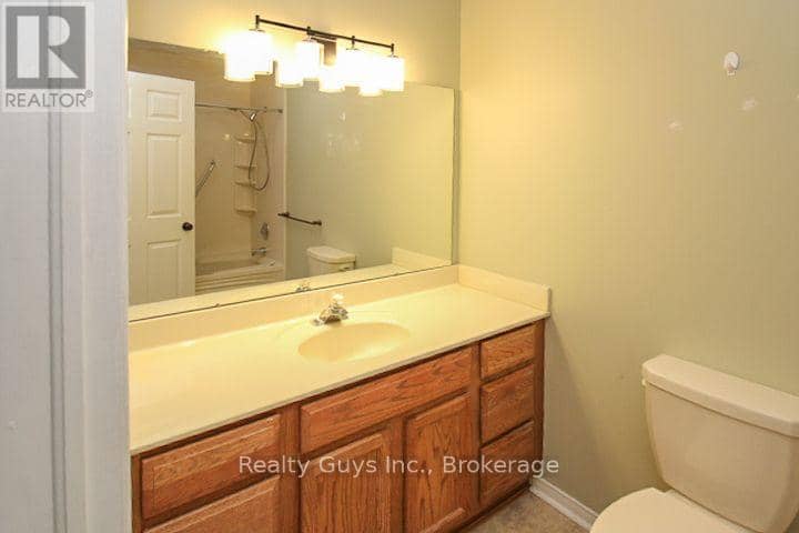 226 B - 1099 Clonsilla Avenue — photo 30 of 35