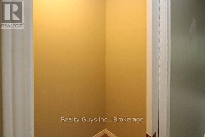 226 B - 1099 Clonsilla Avenue — photo 29 of 35