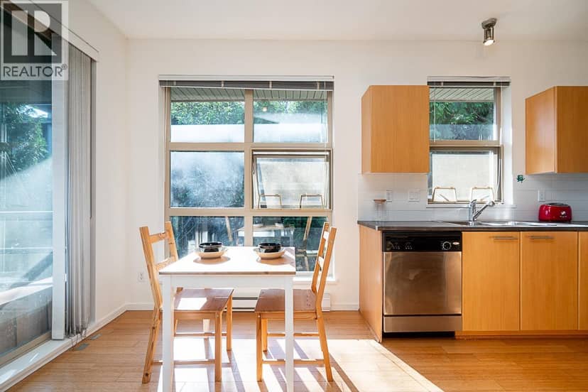 516 9319 UNIVERSITY CRESCENT, Burnaby