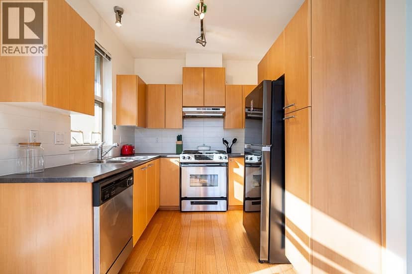 516 9319 UNIVERSITY CRESCENT, Burnaby, photo 3
