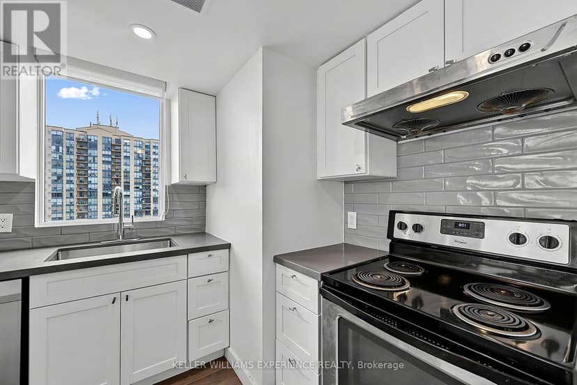 904 - 75 Ellen Street — photo 14 of 40
