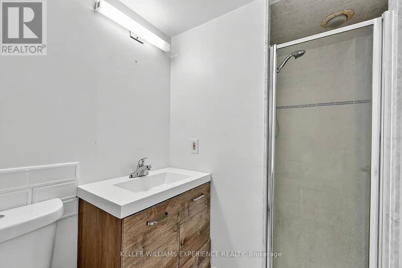 904 - 75 Ellen Street — photo 32 of 40