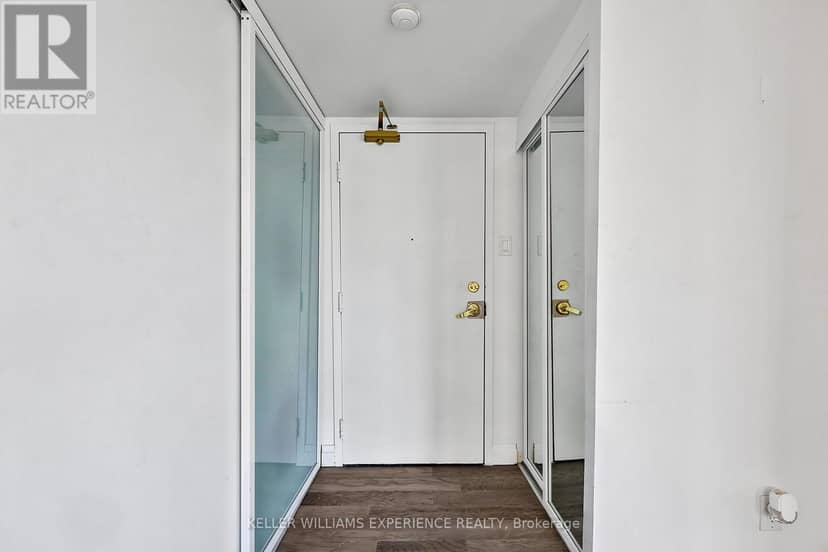 904 - 75 Ellen Street — photo 4 of 40