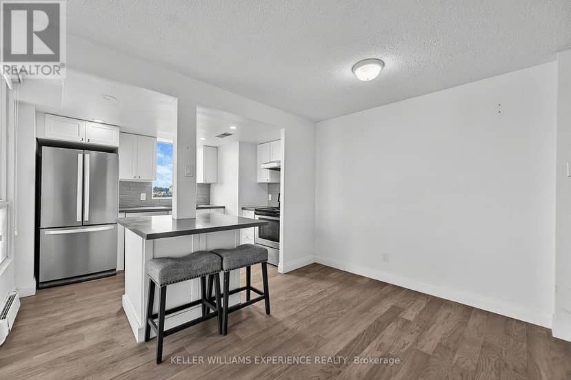 904 - 75 Ellen Street — photo 8 of 40