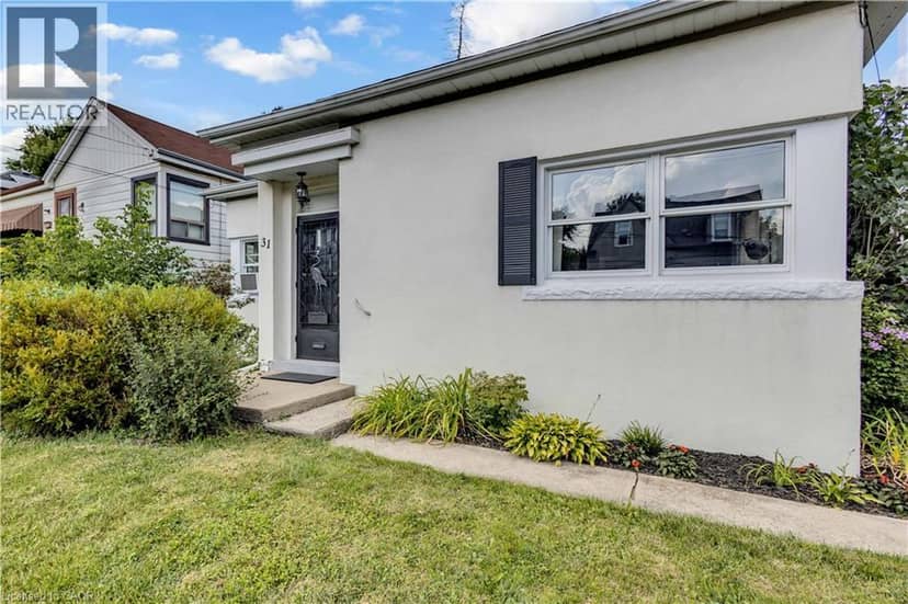 31 SCOTIA Avenue — photo 1 of 40